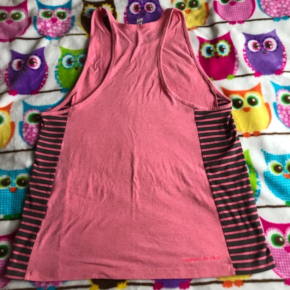 Under Armour Pink Heat Gear Muscle Tank Size M - Picture 2 of 5